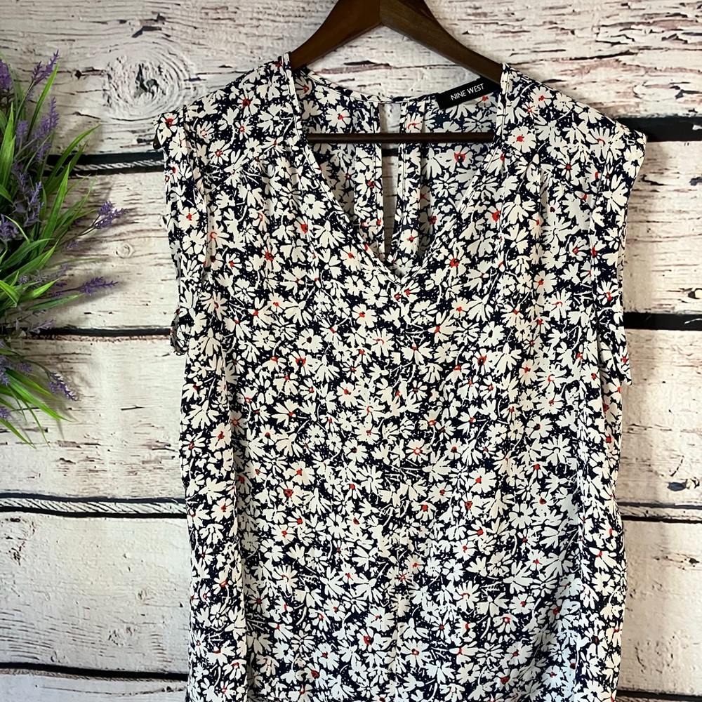 Nine West top size Large